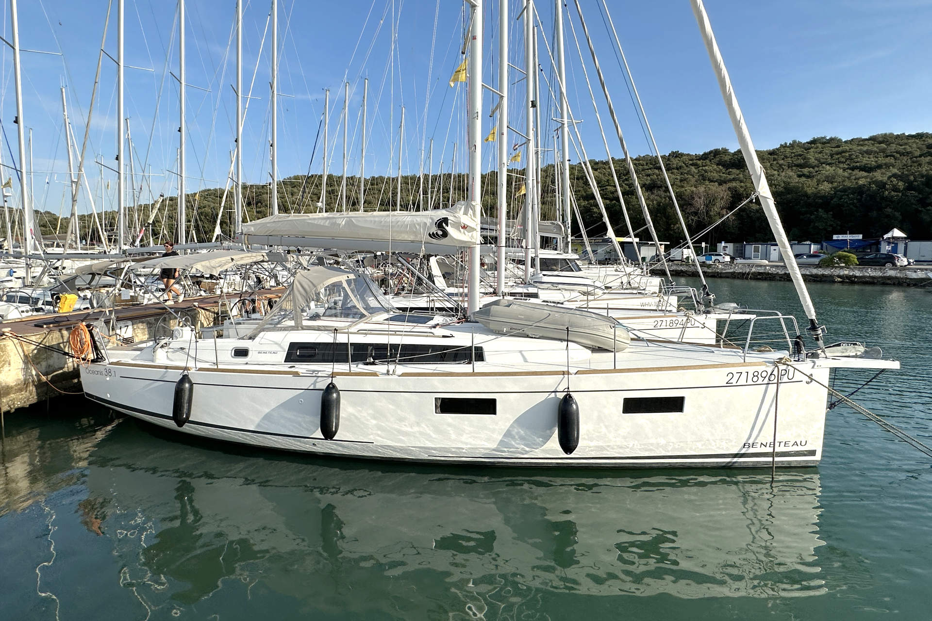Yacht Flip im Hafen